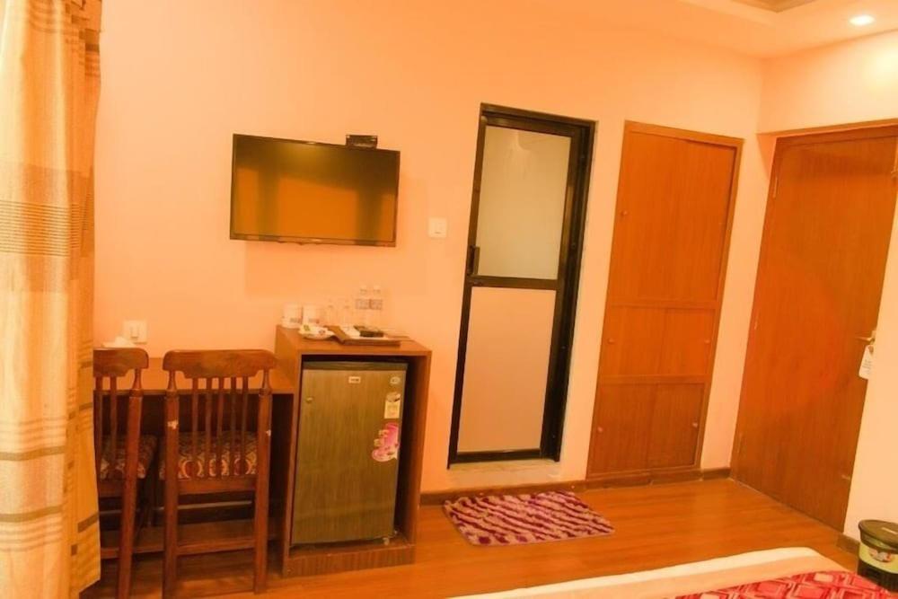 Bojinee Nagarkot Resort Room photo